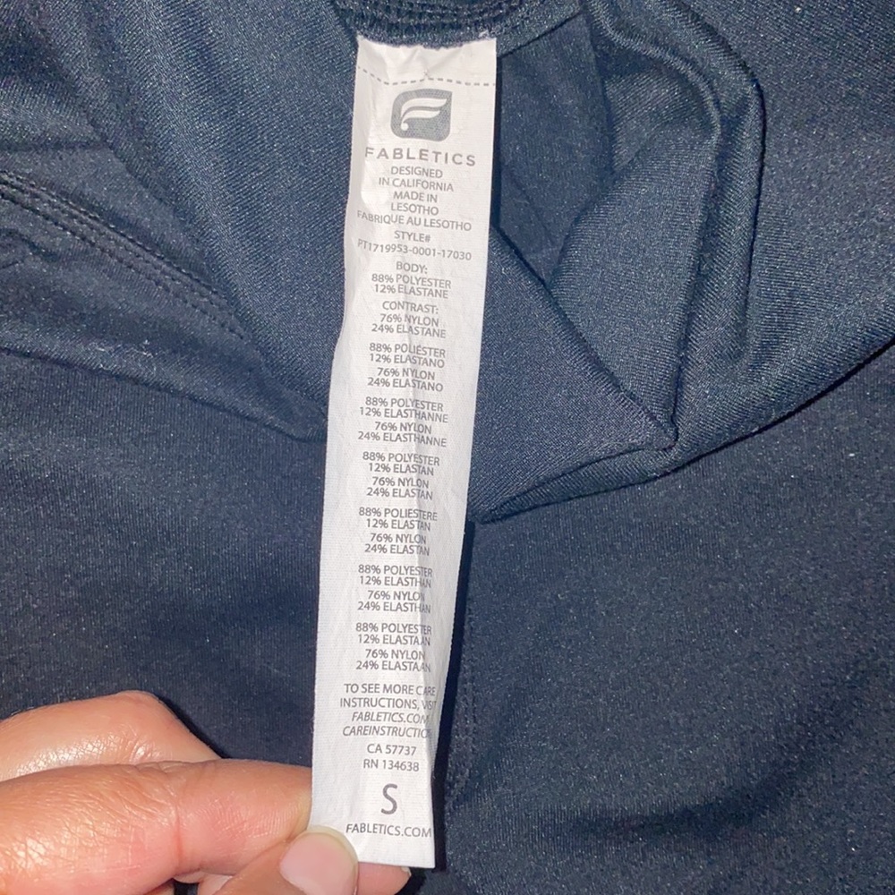 Fabletics - Picture 3 of 3